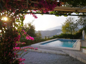 Casa Lola, Sayalonga